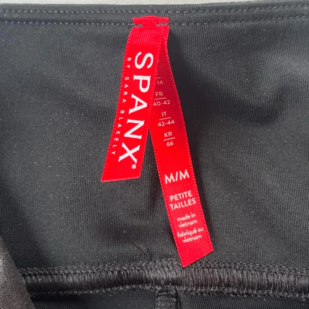 Spanx Black Faux Leather Legging petite medium - Picture 5 of 9